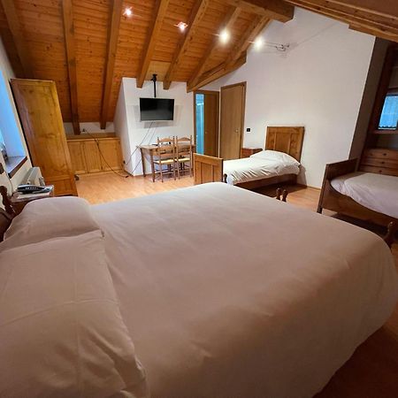 Albergo Nuoitas فورني دي سوبرا المظهر الخارجي الصورة