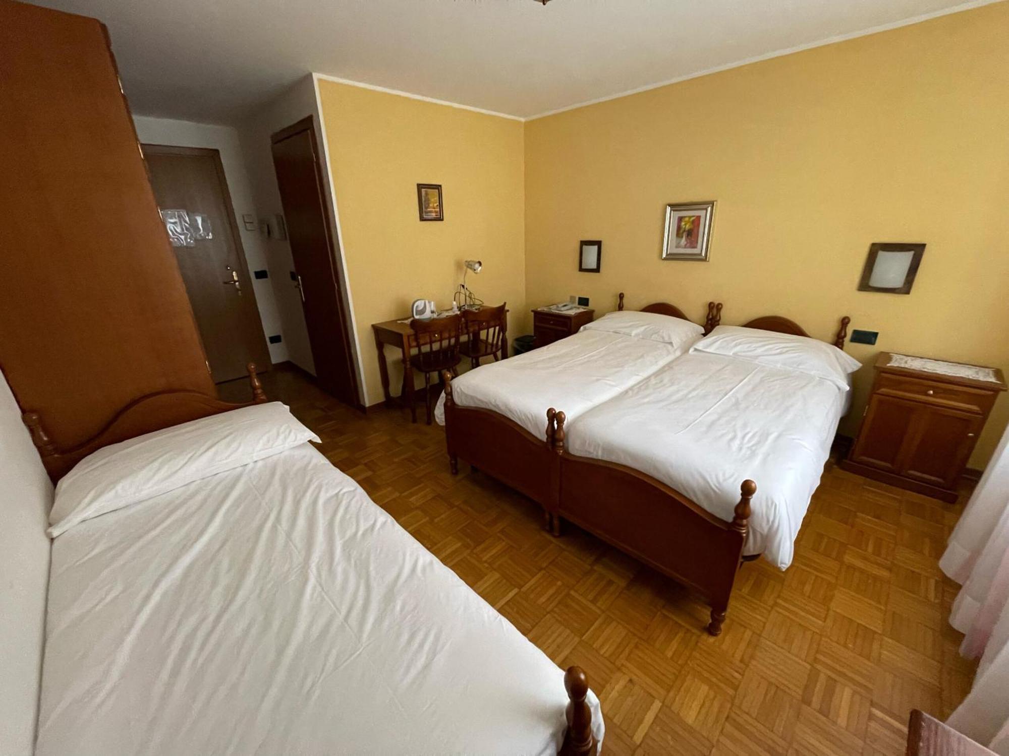 Albergo Nuoitas فورني دي سوبرا المظهر الخارجي الصورة