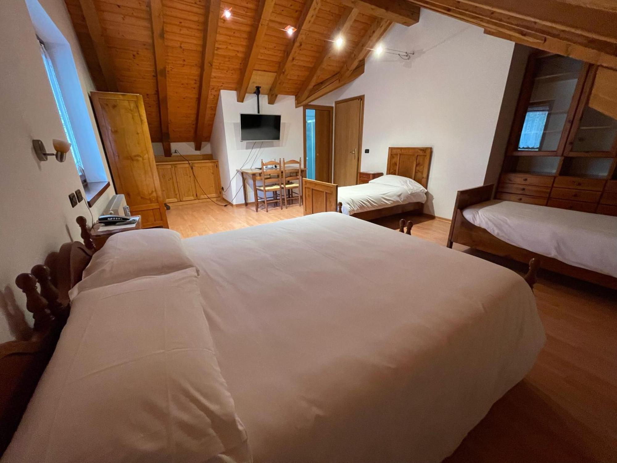 Albergo Nuoitas فورني دي سوبرا المظهر الخارجي الصورة