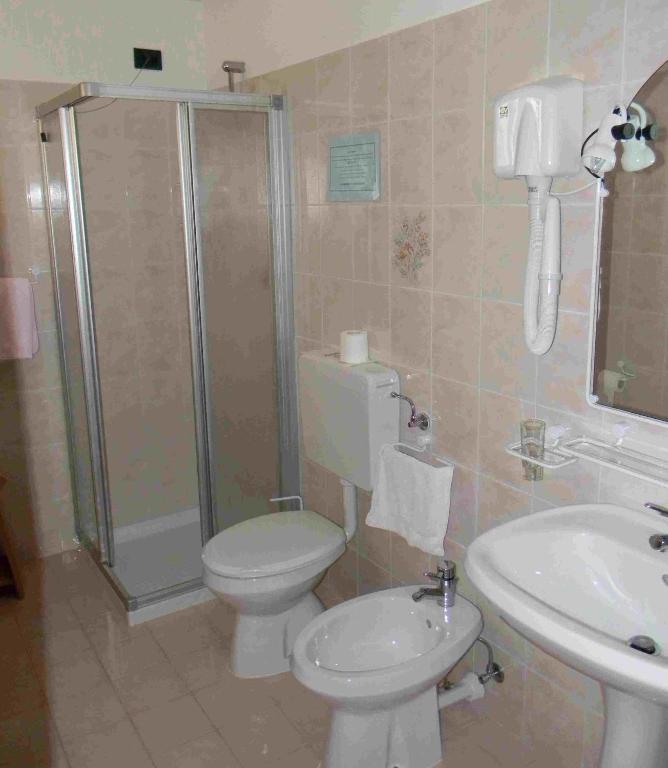 Albergo Nuoitas فورني دي سوبرا المظهر الخارجي الصورة