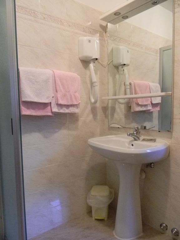 Albergo Nuoitas فورني دي سوبرا الغرفة الصورة